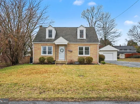 702 Lorane Rd, Reading, PA 19606