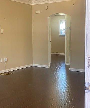 4th image of 607 Homewood Pl