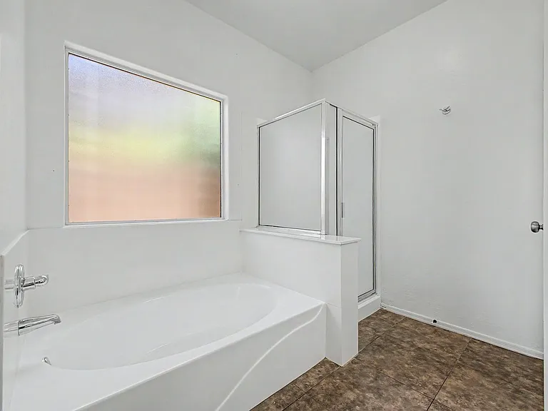 930 E Harwell Rd — Photo 17
