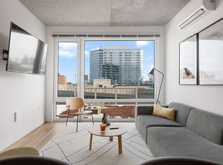 851 W Blackhawk St #ID1243855P, Chicago, IL 60642