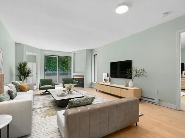 2925 Glen Dr #409, Coquitlam, BC V3B 7H9