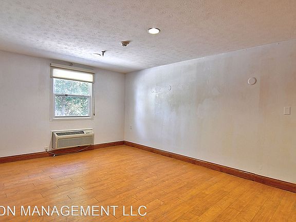 3rd image of 107 N Pike St #37