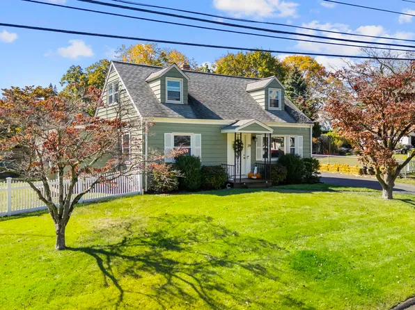 29 Old Town Drive, Stratford, CT 06614