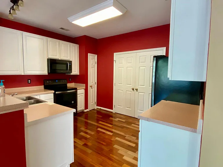 1922 Kudrow Ln — Photo 8