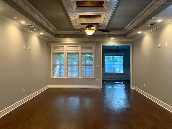 5th image of 4123 Glen Laurel Dr E