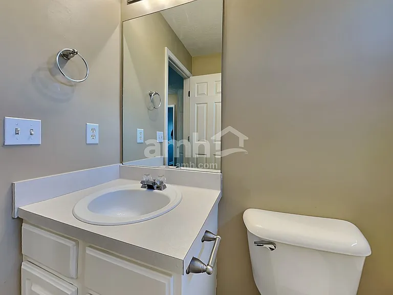 4060 Longfellow Dr — Photo 18