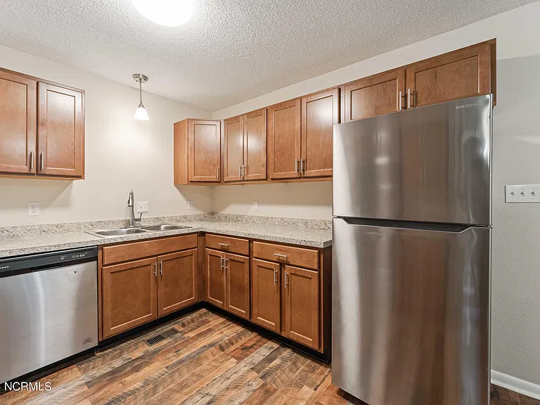 1205 Ormandy Ave — Photo 5