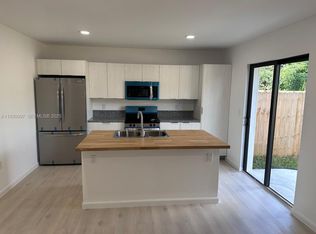 574 NW 7th St #1, Florida City, FL 33034