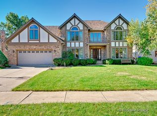 117 Hawkins Cir, Wheaton, IL 60189