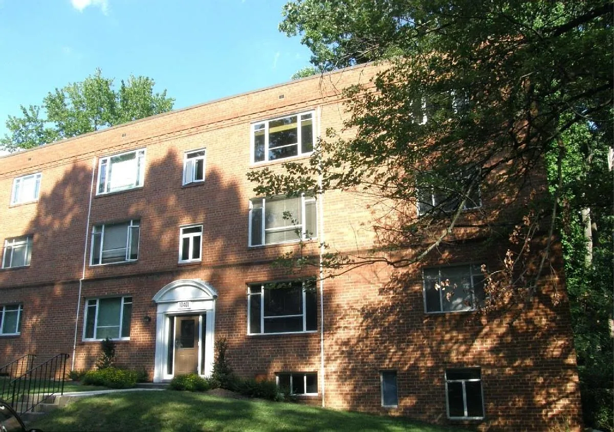 2 bed, 842 sqft, $1,950 — Photo 1