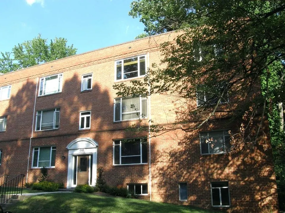 10401 Montrose Ave #2