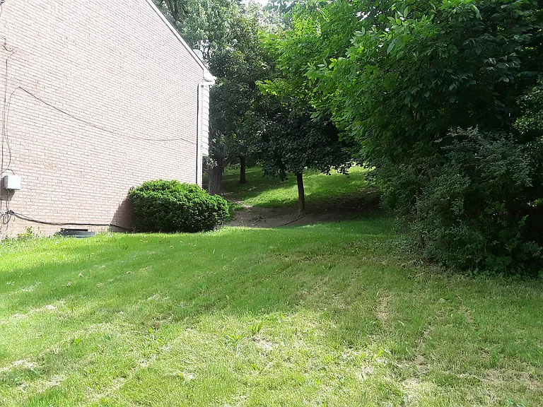 610 Sloop Rd — Photo 3
