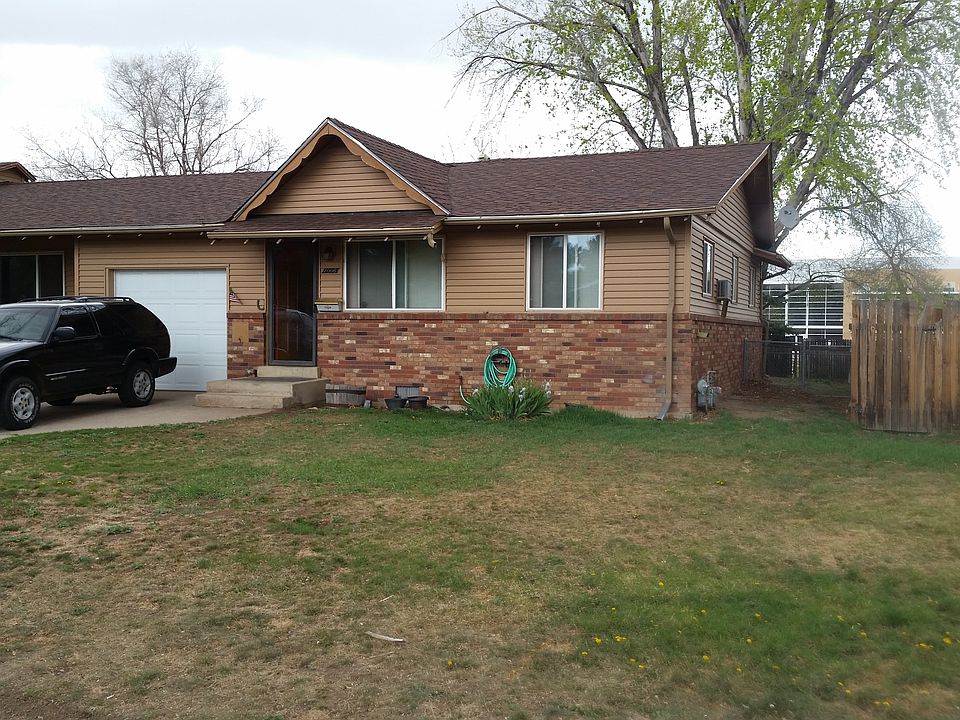 Duplex home with Garage
