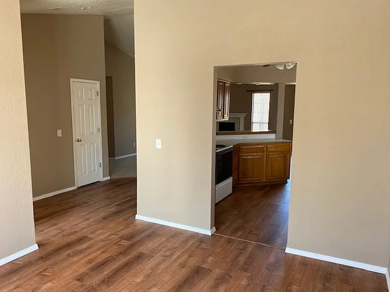 3372 W Yale St — Photo 5