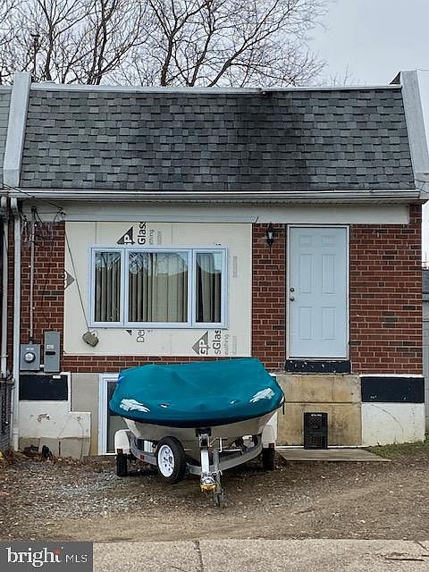 1st image of 1082 Lakeshore Dr