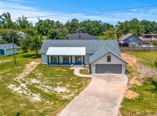 1502 Driftwood Ln, Lake Charles, LA 70601