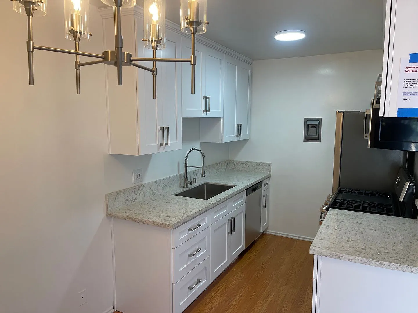 Beautifully Renovated 1-Bedroom Apartment in Prime West LA — Photo 3