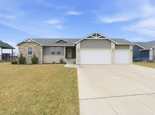 1104 E Park Glen St, Clearwater, KS 67026