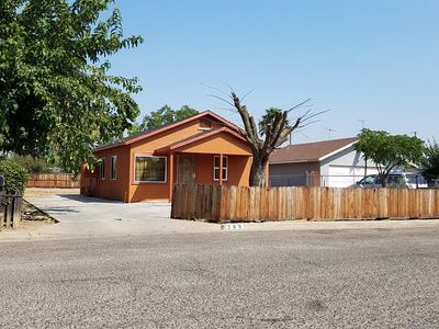 268 10th St, Orange Cove, CA, 93646