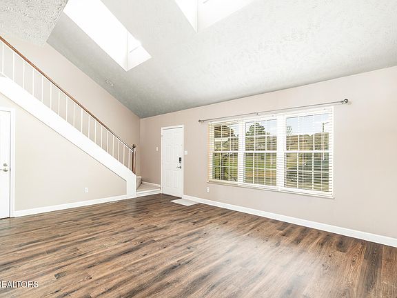 4th image of 1733 S Odell Rd