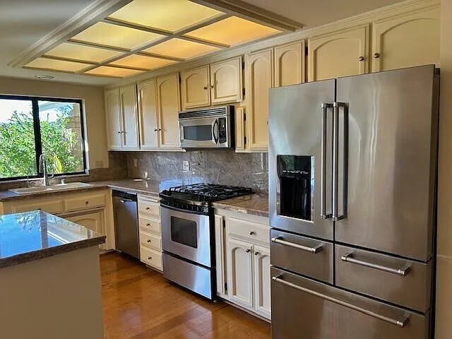 692 Hillside Dr — Photo 11