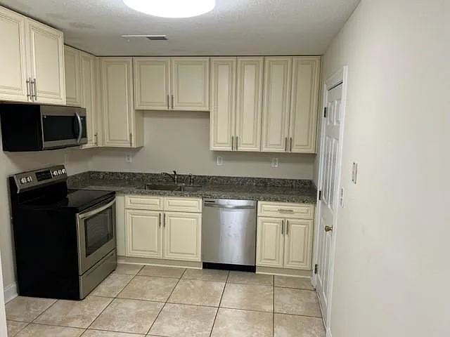 3573 W Loyola Dr — Photo 8