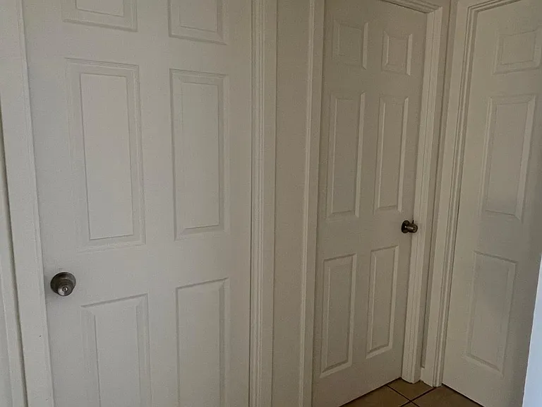 5418 W Windsor Ave — Photo 1