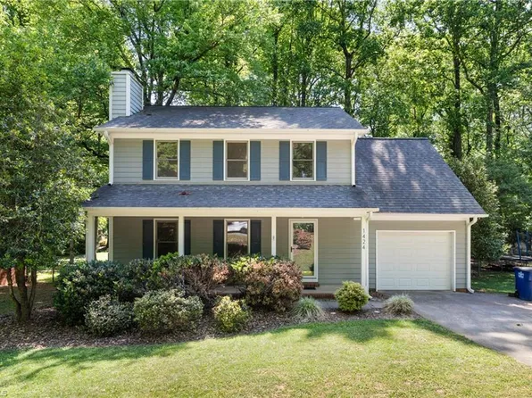 1424 Brookwood Dr, Winston Salem, NC 27106