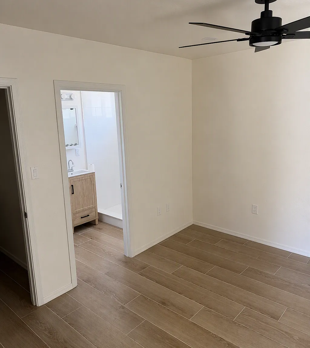1 bed, 350 sqft, $2,000 — Photo 3