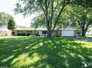 7194 Edinburgh Dr, Lambertville, MI 48144