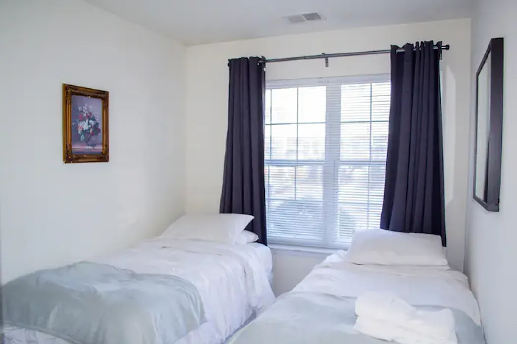 889 Green Street - 1 — Photo 4