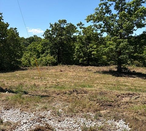 2nd image of 14 Oriole Ln