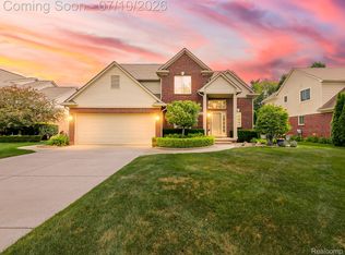 57492 Hawthorn Dr, Washington, MI 48094