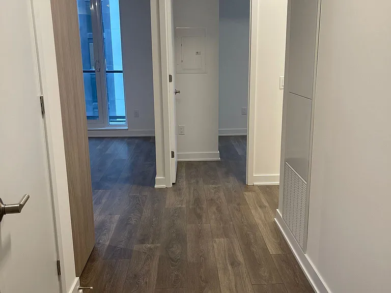 35 Tubman Ave E #823 — Photo 2