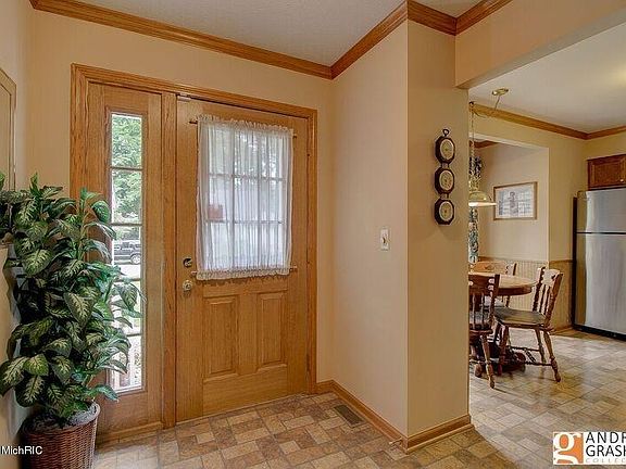 5th image of 4471 Summertime Ct SE
