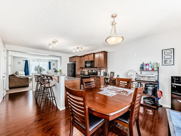 115 60th St SW, Edmonton, AB T6X 0E7