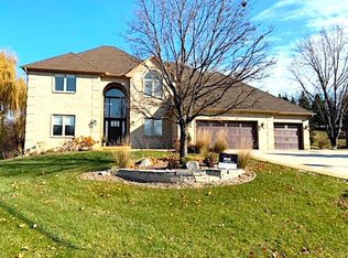7371 Kurvers Point Rd, Chanhassen, MN 55317
