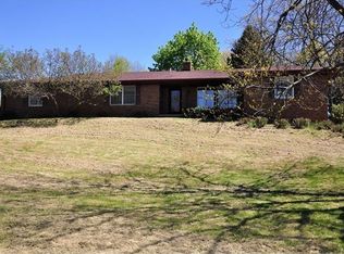 601 Lake George Rd, Oakland, MI 48363