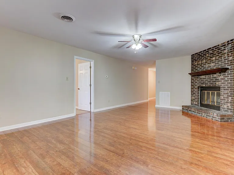 800 Black Rock Cir — Photo 11