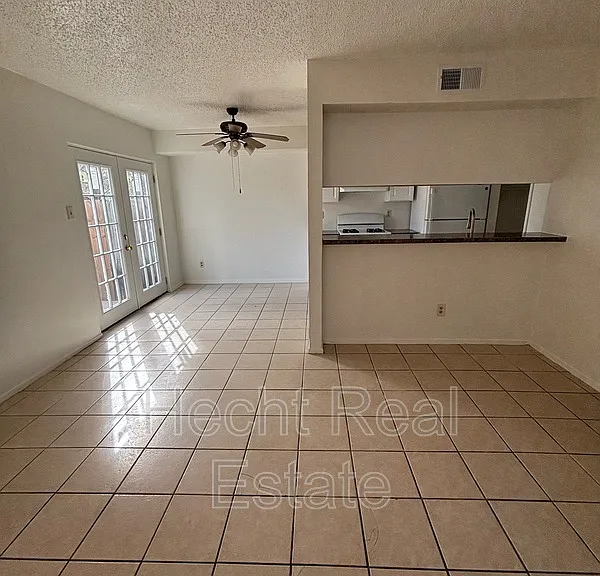 5705 Cougar Dr #C — Photo 3