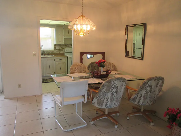 2715 Emory Dr E #C — Photo 8