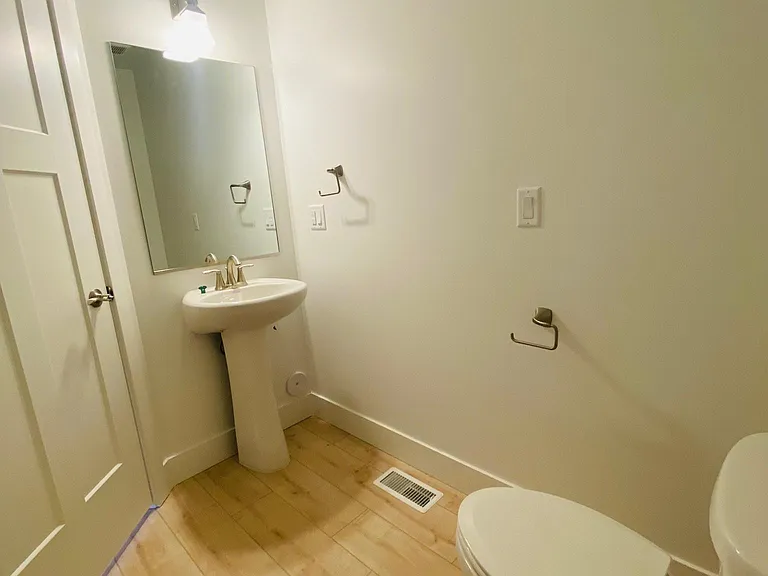 467 Huckleberry Ln — Photo 10