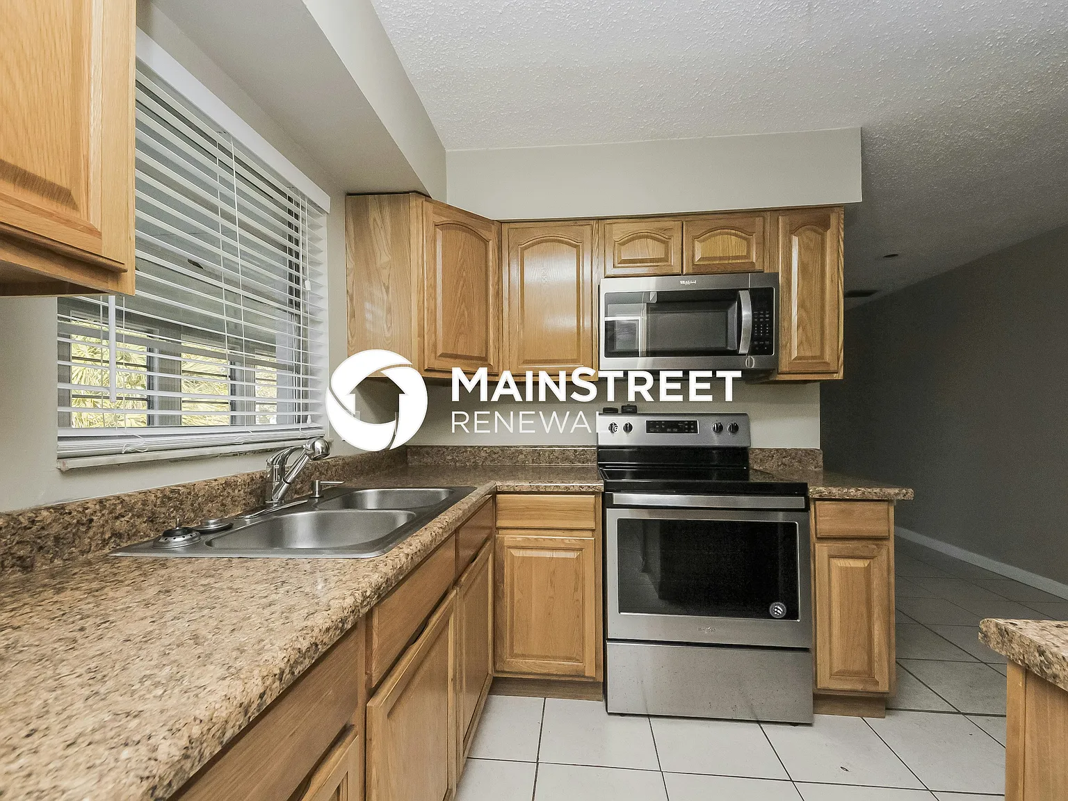 761 Kempten St NW — Photo 4