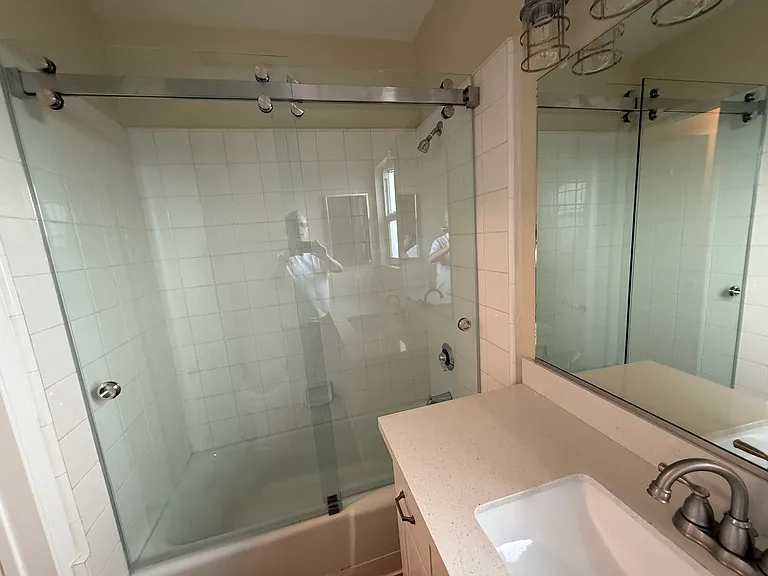2601 N Glenoaks Blvd #E — Photo 20