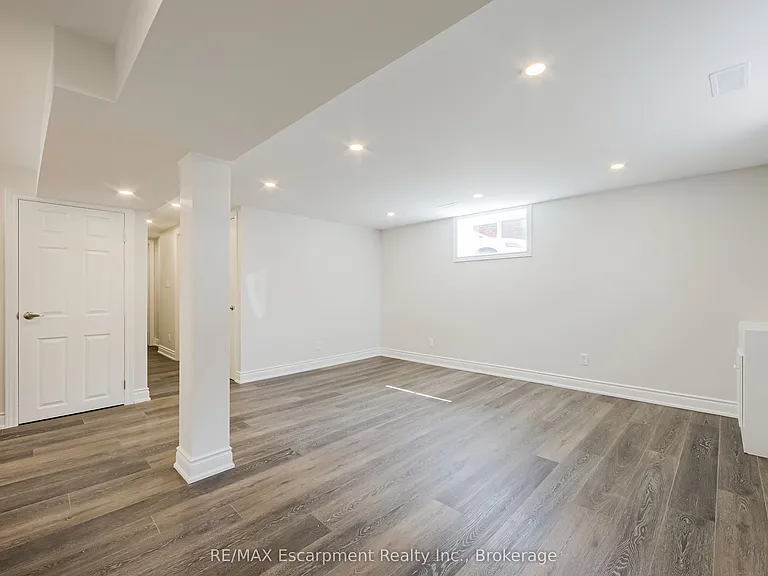 325 E 32nd St #2 — Photo 3