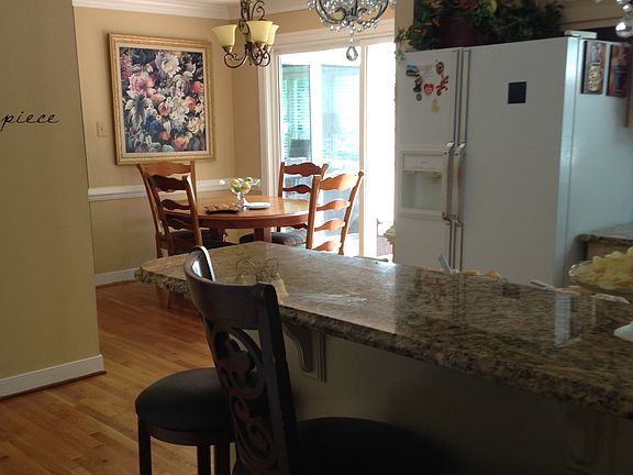 Kitchen with breakfast nook 