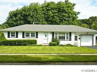 27 Moroa Dr, Rochester, NY 14622