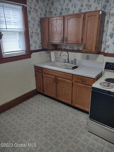 5th image of 165-167 Winthrop Avenue