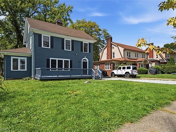 3rd image of 814 Crestview Ave