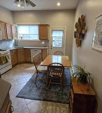eat-in kitchen with access to back yard